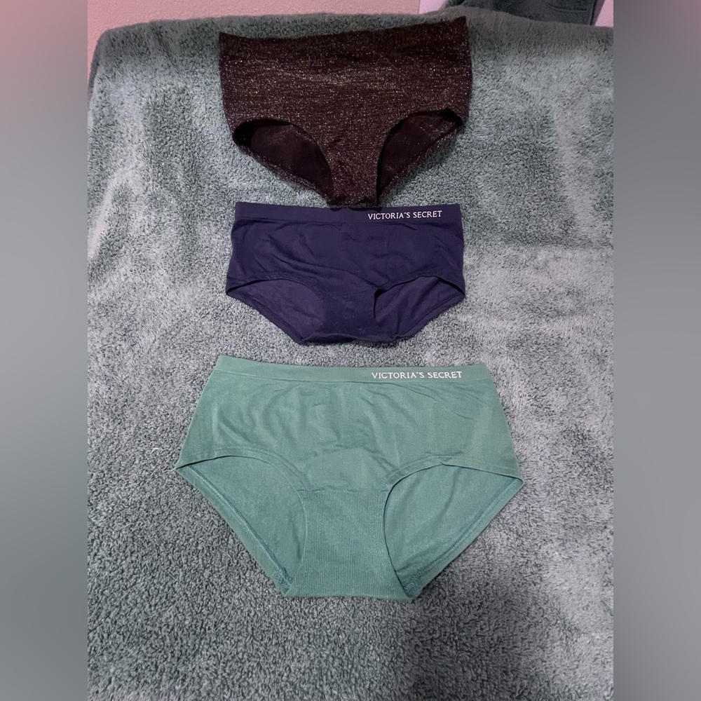 3 pair Hiphugger Victoria's Secret Underwear Save on shipping! Size Small